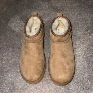 UGG mini
